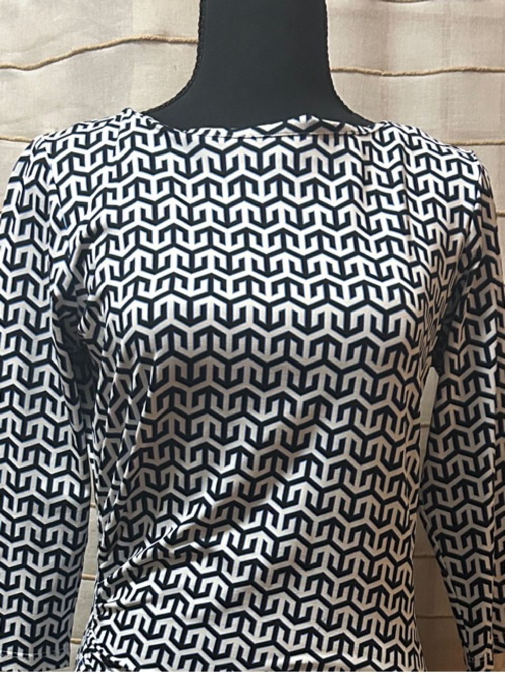 J. McLaughlin Black & White Geometric Long-Sleeve Sheath Dress